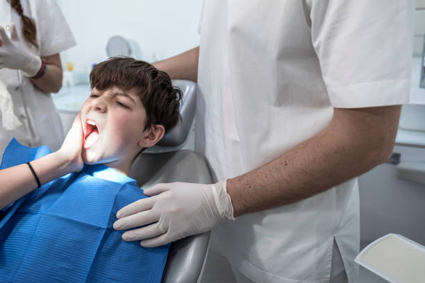 Best Emergency Tooth Extraction  in Strawberry Point, IA